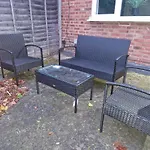 Lovely 2 Bed Heathrow And Parking
