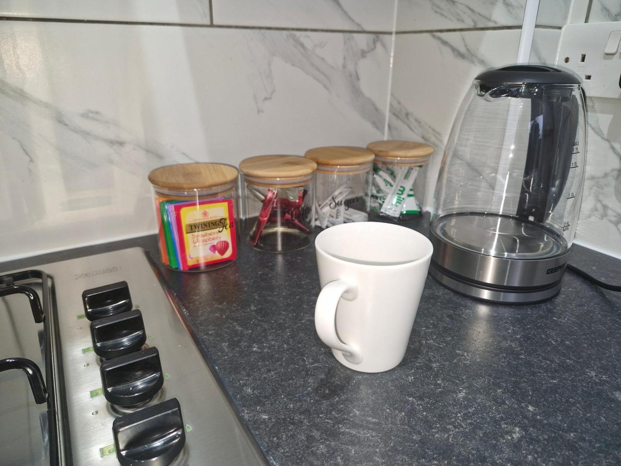 Lovely 2 Bed Heathrow And Parking