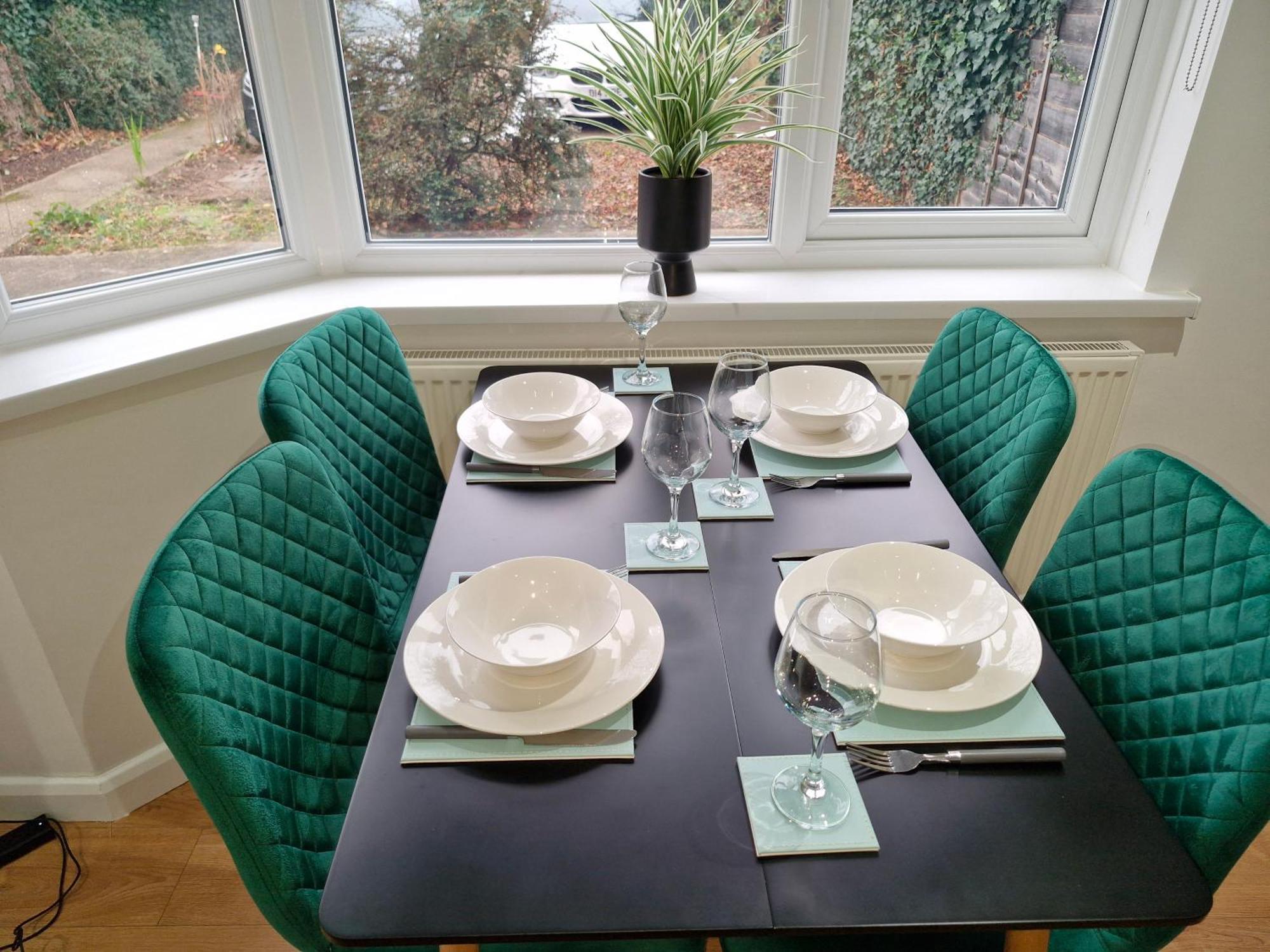 Apartment Lovely 2 Bed Heathrow And Parking
